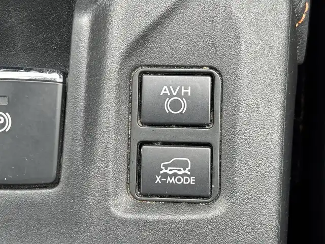スバル ＸＶ ハイブリッド アドバンス 宮城県 2019(令1)年 9.8万km クリスタルホワイトP 登録時走行距離97831km/純正ナビ/フルセグTV/CD/DVD/Bluetooth/追従クルーズコントロール/パワーシート/スマートキー/プッシュスタート/バックカメラ/コーナーセンサー/純正フロアマット/衝突軽減ブレーキ/純正アルミホイール/オートライト/ドライブレコーダー/ブラインドスポット/ドアバイザー