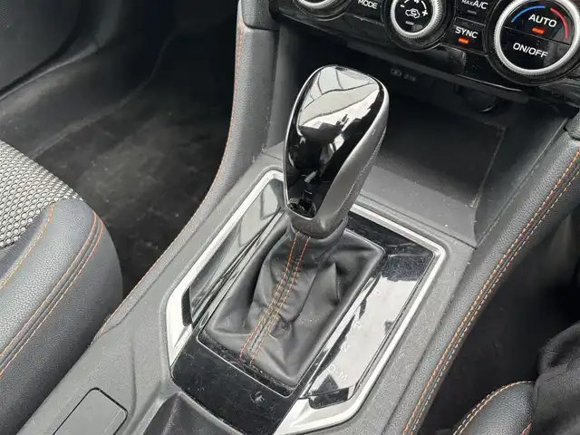 スバル ＸＶ ハイブリッド アドバンス 宮城県 2019(令1)年 9.8万km クリスタルホワイトP 登録時走行距離97831km/純正ナビ/フルセグTV/CD/DVD/Bluetooth/追従クルーズコントロール/パワーシート/スマートキー/プッシュスタート/バックカメラ/コーナーセンサー/純正フロアマット/衝突軽減ブレーキ/純正アルミホイール/オートライト/ドライブレコーダー/ブラインドスポット/ドアバイザー