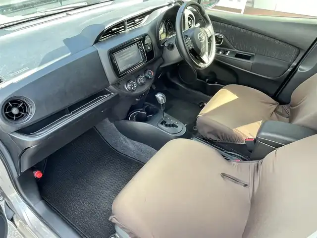 トヨタ ヴィッツ F 長野県 2017(平29)年 4.1万km アバンギャルドブロンズメタリック 4WD/純正ナビ/・Bluetooth/TV/CD/DVD/バックカメラ/純正ETC/純正フロアマット/前後コーナーセンサー/電格ミラー/ドアバイザー/スペアキー1本/保証書/取り扱い説明書