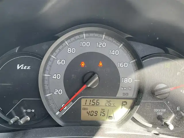 トヨタ ヴィッツ F 長野県 2017(平29)年 4.1万km アバンギャルドブロンズメタリック 4WD/純正ナビ/・Bluetooth/TV/CD/DVD/バックカメラ/純正ETC/純正フロアマット/前後コーナーセンサー/電格ミラー/ドアバイザー/スペアキー1本/保証書/取り扱い説明書