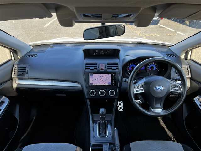 スバル インプレッサ ＸＶ ハイブリッド 2．0i－L アイサイト 道央・札幌 2014(平26)年 11.9万km サテンホワイトパール ４WD/社外SDナビ/AM/FM/BT/SD/CD/DVD/フルセグ/衝突被害軽減ブレーキ/アイサイト/横滑り防止装置/レーダークルーズコントロール/レーンキープアシスト/バックカメラ/ビルトインETC/前席パワーシート/革巻きステアリング/ステアリングリモコン/パドルシフト/MTモード付AT/プッシュスタート/スマートキー/キセノンヘッドライト/オートライト/フォグランプ/電動格納ミラー/ウィンカーミラー/純正フロアマット