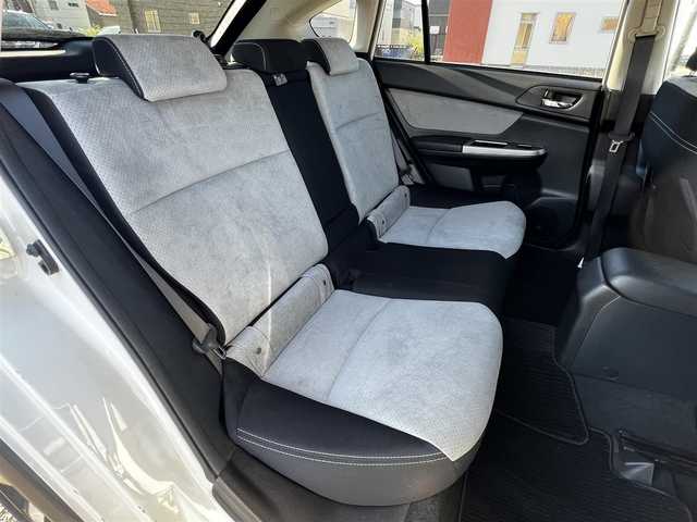 スバル インプレッサ ＸＶ ハイブリッド 2．0i－L アイサイト 道央・札幌 2014(平26)年 11.9万km サテンホワイトパール ４WD/社外SDナビ/AM/FM/BT/SD/CD/DVD/フルセグ/衝突被害軽減ブレーキ/アイサイト/横滑り防止装置/レーダークルーズコントロール/レーンキープアシスト/バックカメラ/ビルトインETC/前席パワーシート/革巻きステアリング/ステアリングリモコン/パドルシフト/MTモード付AT/プッシュスタート/スマートキー/キセノンヘッドライト/オートライト/フォグランプ/電動格納ミラー/ウィンカーミラー/純正フロアマット