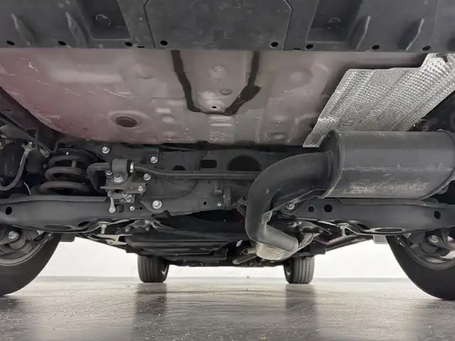 レクサス ＮＸ 300h Fスポーツ 三重県 2018(平30)年 4.1万km レッドマイカクリスタルシャイン ハイブリッド/FF/MTモード付フロアCVT/純正 10.3インチナビ/（AM/FM/CD/DVD/SDREC/SD/USB/iPod/Bluetooth/Miracast/AUX/TV）/パノラミックビューモニター（シースルービュー機能付）*/ドライブレコーダー 前方/ビルトイン ETC2.0/LEXUS Safety Sytem＋/●プリクラッシュセーフティ［PCS］（ミリ波レーダー方式）/●レーンディパーチャーアラート（ステアリング操作支援付）/●アダプティブハイビームシステム*/●レーダークルコン（全車速追従機能付）/●クリアランスソナー＆バックソナー/・ブラインドスポットモニター＆リヤクロストラフィックアラート*/など/装備/・3眼フルLEDヘッドランプ*/・AC100Vコンセント（100W）*/・本アルミ（名栗調仕上げ/シルバー）インテリア*/・ハンズフリーパワーバックドア/・本革シート（赤革）/・シートヒーター＆ベンチレーション（D/N）/・パワーシート（Dランバーサポート付8way/N8way）/・電子パーキングブレーキ＆ブレーキホールド/・雨滴感応式フロントワイパー/・アクティブサウンドコントロール（ASC）/・純正18inAW/など/*…メーカーOP