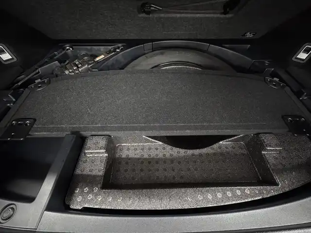 レクサス ＮＸ 300h Fスポーツ 三重県 2018(平30)年 4.1万km レッドマイカクリスタルシャイン ハイブリッド/FF/MTモード付フロアCVT/純正 10.3インチナビ/（AM/FM/CD/DVD/SDREC/SD/USB/iPod/Bluetooth/Miracast/AUX/TV）/パノラミックビューモニター（シースルービュー機能付）*/ドライブレコーダー 前方/ビルトイン ETC2.0/LEXUS Safety Sytem＋/●プリクラッシュセーフティ［PCS］（ミリ波レーダー方式）/●レーンディパーチャーアラート（ステアリング操作支援付）/●アダプティブハイビームシステム*/●レーダークルコン（全車速追従機能付）/●クリアランスソナー＆バックソナー/・ブラインドスポットモニター＆リヤクロストラフィックアラート*/など/装備/・3眼フルLEDヘッドランプ*/・AC100Vコンセント（100W）*/・本アルミ（名栗調仕上げ/シルバー）インテリア*/・ハンズフリーパワーバックドア/・本革シート（赤革）/・シートヒーター＆ベンチレーション（D/N）/・パワーシート（Dランバーサポート付8way/N8way）/・電子パーキングブレーキ＆ブレーキホールド/・雨滴感応式フロントワイパー/・アクティブサウンドコントロール（ASC）/・純正18inAW/など/*…メーカーOP