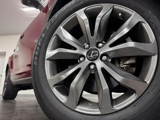 レクサス ＮＸ 300h Fスポーツ 三重県 2018(平30)年 4.1万km レッドマイカクリスタルシャイン ハイブリッド/FF/MTモード付フロアCVT/純正 10.3インチナビ/（AM/FM/CD/DVD/SDREC/SD/USB/iPod/Bluetooth/Miracast/AUX/TV）/パノラミックビューモニター（シースルービュー機能付）*/ドライブレコーダー 前方/ビルトイン ETC2.0/LEXUS Safety Sytem＋/●プリクラッシュセーフティ［PCS］（ミリ波レーダー方式）/●レーンディパーチャーアラート（ステアリング操作支援付）/●アダプティブハイビームシステム*/●レーダークルコン（全車速追従機能付）/●クリアランスソナー＆バックソナー/・ブラインドスポットモニター＆リヤクロストラフィックアラート*/など/装備/・3眼フルLEDヘッドランプ*/・AC100Vコンセント（100W）*/・本アルミ（名栗調仕上げ/シルバー）インテリア*/・ハンズフリーパワーバックドア/・本革シート（赤革）/・シートヒーター＆ベンチレーション（D/N）/・パワーシート（Dランバーサポート付8way/N8way）/・電子パーキングブレーキ＆ブレーキホールド/・雨滴感応式フロントワイパー/・アクティブサウンドコントロール（ASC）/・純正18inAW/など/*…メーカーOP