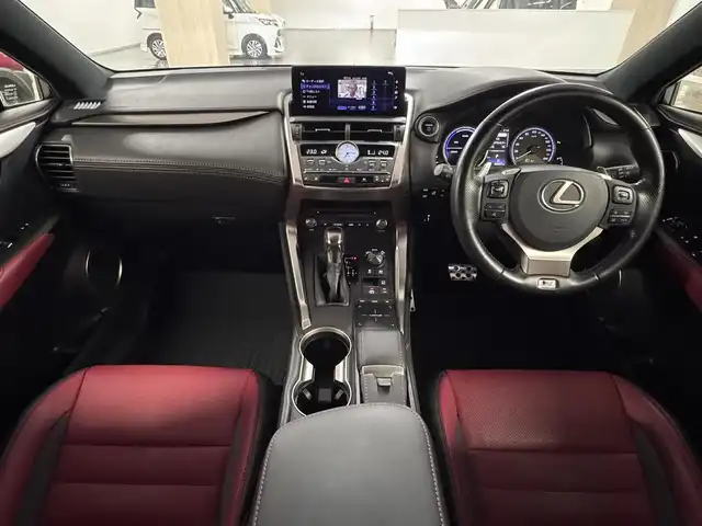 レクサス ＮＸ 300h Fスポーツ 三重県 2018(平30)年 4.1万km レッドマイカクリスタルシャイン ハイブリッド/FF/MTモード付フロアCVT/純正 10.3インチナビ/（AM/FM/CD/DVD/SDREC/SD/USB/iPod/Bluetooth/Miracast/AUX/TV）/パノラミックビューモニター（シースルービュー機能付）*/ドライブレコーダー 前方/ビルトイン ETC2.0/LEXUS Safety Sytem＋/●プリクラッシュセーフティ［PCS］（ミリ波レーダー方式）/●レーンディパーチャーアラート（ステアリング操作支援付）/●アダプティブハイビームシステム*/●レーダークルコン（全車速追従機能付）/●クリアランスソナー＆バックソナー/・ブラインドスポットモニター＆リヤクロストラフィックアラート*/など/装備/・3眼フルLEDヘッドランプ*/・AC100Vコンセント（100W）*/・本アルミ（名栗調仕上げ/シルバー）インテリア*/・ハンズフリーパワーバックドア/・本革シート（赤革）/・シートヒーター＆ベンチレーション（D/N）/・パワーシート（Dランバーサポート付8way/N8way）/・電子パーキングブレーキ＆ブレーキホールド/・雨滴感応式フロントワイパー/・アクティブサウンドコントロール（ASC）/・純正18inAW/など/*…メーカーOP