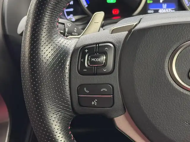 レクサス ＮＸ 300h Fスポーツ 三重県 2018(平30)年 4.1万km レッドマイカクリスタルシャイン ハイブリッド/FF/MTモード付フロアCVT/純正 10.3インチナビ/（AM/FM/CD/DVD/SDREC/SD/USB/iPod/Bluetooth/Miracast/AUX/TV）/パノラミックビューモニター（シースルービュー機能付）*/ドライブレコーダー 前方/ビルトイン ETC2.0/LEXUS Safety Sytem＋/●プリクラッシュセーフティ［PCS］（ミリ波レーダー方式）/●レーンディパーチャーアラート（ステアリング操作支援付）/●アダプティブハイビームシステム*/●レーダークルコン（全車速追従機能付）/●クリアランスソナー＆バックソナー/・ブラインドスポットモニター＆リヤクロストラフィックアラート*/など/装備/・3眼フルLEDヘッドランプ*/・AC100Vコンセント（100W）*/・本アルミ（名栗調仕上げ/シルバー）インテリア*/・ハンズフリーパワーバックドア/・本革シート（赤革）/・シートヒーター＆ベンチレーション（D/N）/・パワーシート（Dランバーサポート付8way/N8way）/・電子パーキングブレーキ＆ブレーキホールド/・雨滴感応式フロントワイパー/・アクティブサウンドコントロール（ASC）/・純正18inAW/など/*…メーカーOP