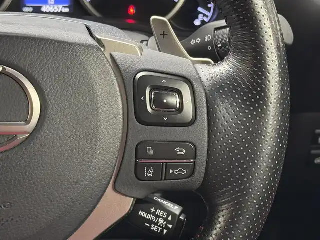 レクサス ＮＸ 300h Fスポーツ 三重県 2018(平30)年 4.1万km レッドマイカクリスタルシャイン ハイブリッド/FF/MTモード付フロアCVT/純正 10.3インチナビ/（AM/FM/CD/DVD/SDREC/SD/USB/iPod/Bluetooth/Miracast/AUX/TV）/パノラミックビューモニター（シースルービュー機能付）*/ドライブレコーダー 前方/ビルトイン ETC2.0/LEXUS Safety Sytem＋/●プリクラッシュセーフティ［PCS］（ミリ波レーダー方式）/●レーンディパーチャーアラート（ステアリング操作支援付）/●アダプティブハイビームシステム*/●レーダークルコン（全車速追従機能付）/●クリアランスソナー＆バックソナー/・ブラインドスポットモニター＆リヤクロストラフィックアラート*/など/装備/・3眼フルLEDヘッドランプ*/・AC100Vコンセント（100W）*/・本アルミ（名栗調仕上げ/シルバー）インテリア*/・ハンズフリーパワーバックドア/・本革シート（赤革）/・シートヒーター＆ベンチレーション（D/N）/・パワーシート（Dランバーサポート付8way/N8way）/・電子パーキングブレーキ＆ブレーキホールド/・雨滴感応式フロントワイパー/・アクティブサウンドコントロール（ASC）/・純正18inAW/など/*…メーカーOP