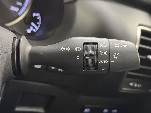 レクサス ＮＸ 300h Fスポーツ 三重県 2018(平30)年 4.1万km レッドマイカクリスタルシャイン ハイブリッド/FF/MTモード付フロアCVT/純正 10.3インチナビ/（AM/FM/CD/DVD/SDREC/SD/USB/iPod/Bluetooth/Miracast/AUX/TV）/パノラミックビューモニター（シースルービュー機能付）*/ドライブレコーダー 前方/ビルトイン ETC2.0/LEXUS Safety Sytem＋/●プリクラッシュセーフティ［PCS］（ミリ波レーダー方式）/●レーンディパーチャーアラート（ステアリング操作支援付）/●アダプティブハイビームシステム*/●レーダークルコン（全車速追従機能付）/●クリアランスソナー＆バックソナー/・ブラインドスポットモニター＆リヤクロストラフィックアラート*/など/装備/・3眼フルLEDヘッドランプ*/・AC100Vコンセント（100W）*/・本アルミ（名栗調仕上げ/シルバー）インテリア*/・ハンズフリーパワーバックドア/・本革シート（赤革）/・シートヒーター＆ベンチレーション（D/N）/・パワーシート（Dランバーサポート付8way/N8way）/・電子パーキングブレーキ＆ブレーキホールド/・雨滴感応式フロントワイパー/・アクティブサウンドコントロール（ASC）/・純正18inAW/など/*…メーカーOP