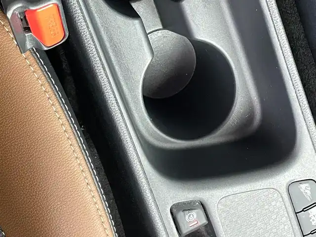 トヨタ ヤリスクロス Z アドベンチャー 福井県 2023(令5)年 1.6万km ブラックマイカ 純正ディーラーオプションナビ/アラウンドビューモニター/パワ－バックドア/ハーフレザーシート/シートヒーター/ハンドルヒーター/ブラインドスポットモニター/純正ドライブレコーダー/ビルトインＥＴＣ/トヨタセーフティセンス