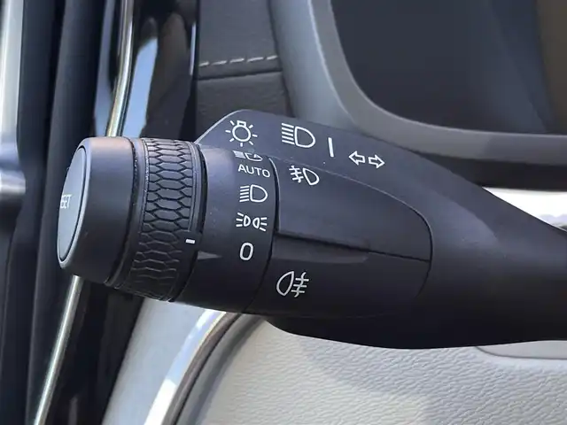 ボルボ Ｖ６０ B5 インスクリプション 三重県 2022(令4)年 1.8万km クリスタルホワイトP ワンオーナー/ラグジュアリーパッケージ/クライメイトパッケージ/サンルーフ　/Ｂｏｗｅｒｓ＆Ｗｉｌｋｉｎｓ　/全席シートヒーター　/ステアリングヒーター　/純正ナビ　/全方位カメラ　/カープレイ　/ＥＴＣ　/シートベンチレーション　/純正１８インチアルミ　/パイロットアシスト　/ＬＥＤ