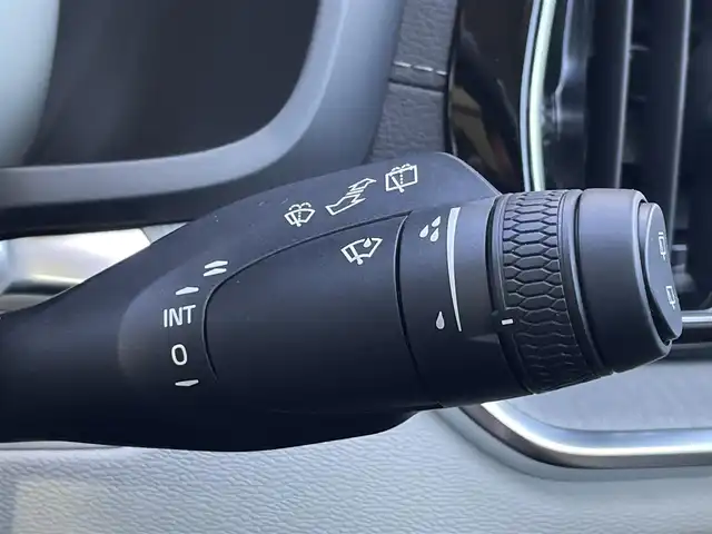 ボルボ Ｖ６０ B5 インスクリプション 三重県 2022(令4)年 1.8万km クリスタルホワイトP ワンオーナー/ラグジュアリーパッケージ/クライメイトパッケージ/サンルーフ　/Ｂｏｗｅｒｓ＆Ｗｉｌｋｉｎｓ　/全席シートヒーター　/ステアリングヒーター　/純正ナビ　/全方位カメラ　/カープレイ　/ＥＴＣ　/シートベンチレーション　/純正１８インチアルミ　/パイロットアシスト　/ＬＥＤ