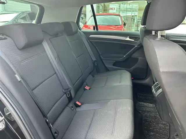 フォルクスワーゲン ゴルフ TSIコンフォートライン 福岡県 2019(令1)年 5.6万km 黒 ワンオーナー/デジタルメータークラスター（Active Info Display)/Volkswagen純正インフォテイメントシステム（Discover Pro）/・Apple Car Play/・android Auto/・Bluetooth接続/ACC（全車速追従機能付）/レーンキープアシストシステム/ドライブレコーダー/プリクラッシュブレーキシステム/プロアクティブ・オキュパント・プロテクション/プッシュスタート/ETC2.0/バックカメラ/フルセグテレビ/ビルトインETC/Bluetooth接続/純正アルミホイール/純正フロアマット/LEDヘッドライト/オートライト/アイドリングストップ