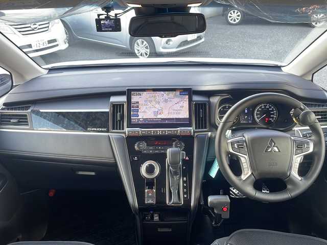 三菱 デリカＤ：５ シャモニー 秋田県 2025(令7)年 1.3万km ホワイトダイヤモンド 4WD/フリップダウンモニター/アルパインナビ/　　CD/DVD/BT/フルセグTV/バックカメラ/両側パワースライドドア/電動リアゲート/レーダークルーズコントロール/LEDオートライト/ハーフレザーシート/前席シートヒーター/運転席パワーシート/純正18インチアルミホイール/ルーフキャリア/ステアリングヒーター/パドルシフト/USBポート/スマートキー/ビルトインETC