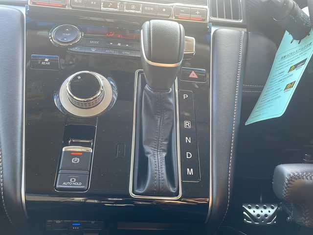 三菱 デリカＤ：５ シャモニー 秋田県 2025(令7)年 1.3万km ホワイトダイヤモンド 4WD/フリップダウンモニター/アルパインナビ/　　CD/DVD/BT/フルセグTV/バックカメラ/両側パワースライドドア/電動リアゲート/レーダークルーズコントロール/LEDオートライト/ハーフレザーシート/前席シートヒーター/運転席パワーシート/純正18インチアルミホイール/ルーフキャリア/ステアリングヒーター/パドルシフト/USBポート/スマートキー/ビルトインETC