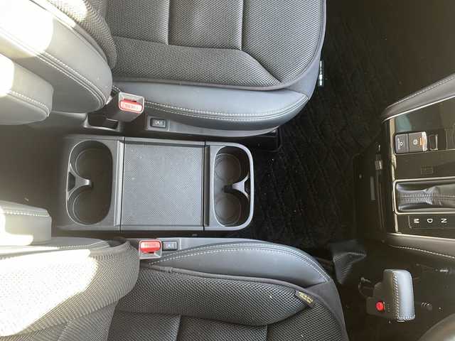 三菱 デリカＤ：５ シャモニー 秋田県 2025(令7)年 1.3万km ホワイトダイヤモンド 4WD/フリップダウンモニター/アルパインナビ/　　CD/DVD/BT/フルセグTV/バックカメラ/両側パワースライドドア/電動リアゲート/レーダークルーズコントロール/LEDオートライト/ハーフレザーシート/前席シートヒーター/運転席パワーシート/純正18インチアルミホイール/ルーフキャリア/ステアリングヒーター/パドルシフト/USBポート/スマートキー/ビルトインETC