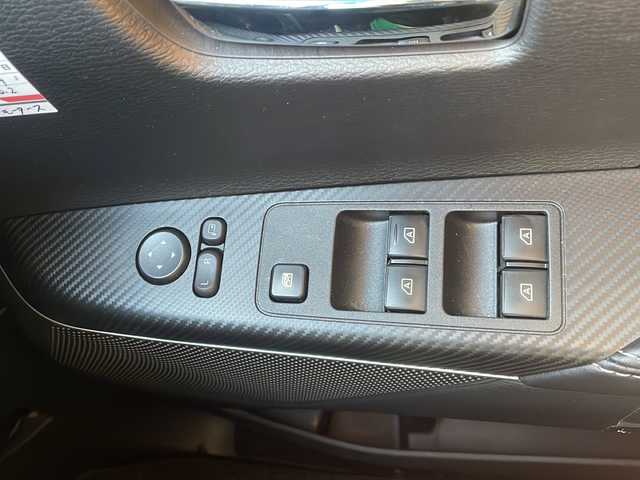 三菱 デリカＤ：５ シャモニー 秋田県 2025(令7)年 1.3万km ホワイトダイヤモンド 4WD/フリップダウンモニター/アルパインナビ/　　CD/DVD/BT/フルセグTV/バックカメラ/両側パワースライドドア/電動リアゲート/レーダークルーズコントロール/LEDオートライト/ハーフレザーシート/前席シートヒーター/運転席パワーシート/純正18インチアルミホイール/ルーフキャリア/ステアリングヒーター/パドルシフト/USBポート/スマートキー/ビルトインETC