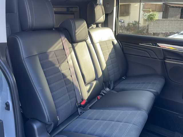 三菱 デリカＤ：５ シャモニー 秋田県 2025(令7)年 1.3万km ホワイトダイヤモンド 4WD/フリップダウンモニター/アルパインナビ/　　CD/DVD/BT/フルセグTV/バックカメラ/両側パワースライドドア/電動リアゲート/レーダークルーズコントロール/LEDオートライト/ハーフレザーシート/前席シートヒーター/運転席パワーシート/純正18インチアルミホイール/ルーフキャリア/ステアリングヒーター/パドルシフト/USBポート/スマートキー/ビルトインETC