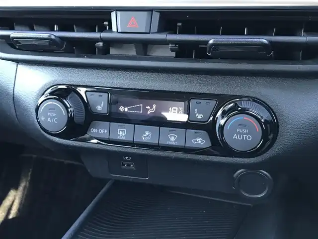 日産 ノート S FOUR 鳥取県 2021(令3)年 4.8万km オーロラフレアブルーパール ４WD/純正９インチナビ/フルセグ/DVD/CD/BT/USB/アラウンドビューモニター/ドライブレコーダー・ETC/前席シートヒーター/ステアリングヒーター/エマージェンシーブレーキ/レーンキープアシスト/インテリジェントルームミラー/LEDヘットライト/LEDフォグライト/プッシュエンジンスタート/フロアマット/ドアバイザー/保証書・取扱説明書/スペアキー