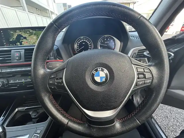 ＢＭＷ １１８ｉ スポーツ 愛知県 2018(平30)年 10.1万km サファイアブラックP 純正HDDナビ(FM/AM/CD/DVD/USB)/インテリジェントセーフ/パーク・ディスタンス・コントロール/バックカメラ/ターボ/HIDヘッドライト/フォグランプ/純正AW16インチ/電動格納ミラー/純正フロアマット/アイドリングストップ/ETC/プッシュスタート/リモコンキー・スペアキー１本/ステアリングリモコン/ABS/取扱説明書・保証書