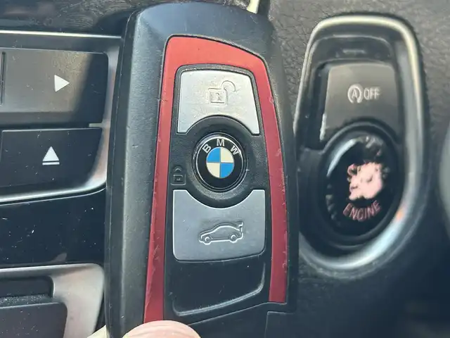 ＢＭＷ １１８ｉ スポーツ 愛知県 2018(平30)年 10.1万km サファイアブラックP 純正HDDナビ(FM/AM/CD/DVD/USB)/インテリジェントセーフ/パーク・ディスタンス・コントロール/バックカメラ/ターボ/HIDヘッドライト/フォグランプ/純正AW16インチ/電動格納ミラー/純正フロアマット/アイドリングストップ/ETC/プッシュスタート/リモコンキー・スペアキー１本/ステアリングリモコン/ABS/取扱説明書・保証書