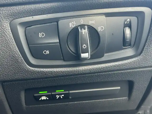 ＢＭＷ １１８ｉ スポーツ 愛知県 2018(平30)年 10.1万km サファイアブラックP 純正HDDナビ(FM/AM/CD/DVD/USB)/インテリジェントセーフ/パーク・ディスタンス・コントロール/バックカメラ/ターボ/HIDヘッドライト/フォグランプ/純正AW16インチ/電動格納ミラー/純正フロアマット/アイドリングストップ/ETC/プッシュスタート/リモコンキー・スペアキー１本/ステアリングリモコン/ABS/取扱説明書・保証書