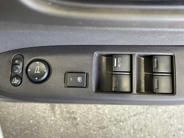 ホンダ Ｎ ＯＮＥ スタンダード ローダウン 愛媛県 2019(令1)年 5.6万km ルナシルバーM 前後コーナーセンサー/社外ポータブルナビ/社外オーディオ(DEH-380)/ETC/衝突軽減システム/スマートキー/社外アルミホイール/プッシュスタート/フロアマット/スペアキー