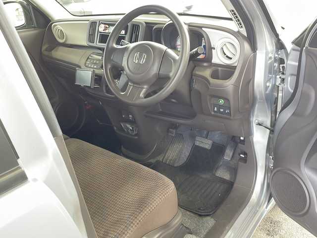 ホンダ Ｎ ＯＮＥ スタンダード ローダウン 愛媛県 2019(令1)年 5.6万km ルナシルバーM 前後コーナーセンサー/社外ポータブルナビ/社外オーディオ(DEH-380)/ETC/衝突軽減システム/スマートキー/社外アルミホイール/プッシュスタート/フロアマット/スペアキー