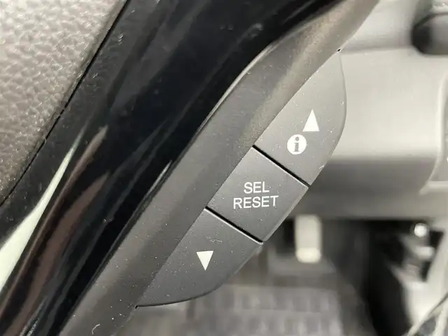 ホンダ ヴェゼル ハイブリッド Z ホンダセンシング 富山県 2019(令1)年 6.5万km クリスタルブラックパール 純正ナビ（AM/FM/CD/DVD/USB/BT）/フルセグTV/バックカメラ/寒冷地仕様/ホンダセンシング/衝突軽減ブレーキ〈CMBS〉/アダプティブ・クルーズ・コントロール/車線維持支援システム/標識認識機能/社外16インチAW/純正17インチAW付きサマータイヤ積込（2mm）/LEDヘッドライト/LEDフォグランプ/オートライト/ハーフレザーシート/前席シートヒーター/ドライブレコーダー前後/ビルトインETC/パドルシフト/プッシュスタート/アイドリングストップ/純正フロアマット/保証書