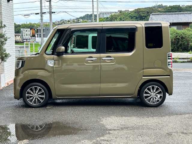 ダイハツ ウェイク G ターボ SA Ⅱ 高知県 2017(平29)年 8.2万km オフビートカーキM (株)IDOMが運営する【じしゃロン高知店】の自社ローン専用車両になります。こちらは現金またはオートローンご利用時の価格です。自社ローンご希望の方は別途その旨お申付け下さい