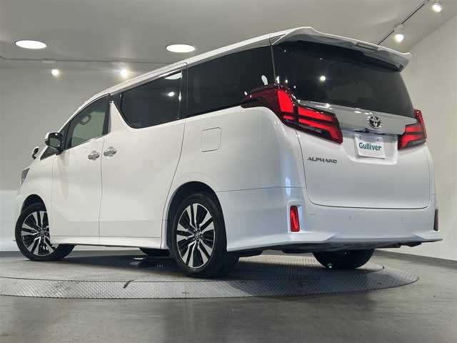 トヨタ アルファード S Cパッケージ 愛知県 2022(令4)年 2.7万km ホワイトパールクリスタルシャイン 純正９インチナビ/純正CD/DVDデッキ/ツインムーンルーフ/純正フリップダウンモニター/両側パワースライドドア/パワーバックドア/レーダークルーズコントロール/衝突軽減ブレーキ/レーンキープアシスト/ブラインドスポットモニター/クリアランスソナー/先行車発進告知/バックカメラ/ハンドルヒーター/シートヒーター/シートクーラー/レザーシート/パワーシート/シートメモリー/ビルトインＥＴＣ2.0/デジタルインナーミラー/AC100Vコンセント/アクセサリーソケット/USB入力端子/オートハイビーム/オットマン/純正18インチアルミホイール