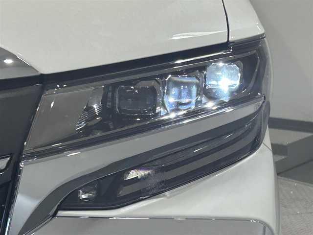 トヨタ アルファード S Cパッケージ 愛知県 2022(令4)年 2.7万km ホワイトパールクリスタルシャイン 純正９インチナビ/純正CD/DVDデッキ/ツインムーンルーフ/純正フリップダウンモニター/両側パワースライドドア/パワーバックドア/レーダークルーズコントロール/衝突軽減ブレーキ/レーンキープアシスト/ブラインドスポットモニター/クリアランスソナー/先行車発進告知/バックカメラ/ハンドルヒーター/シートヒーター/シートクーラー/レザーシート/パワーシート/シートメモリー/ビルトインＥＴＣ2.0/デジタルインナーミラー/AC100Vコンセント/アクセサリーソケット/USB入力端子/オートハイビーム/オットマン/純正18インチアルミホイール