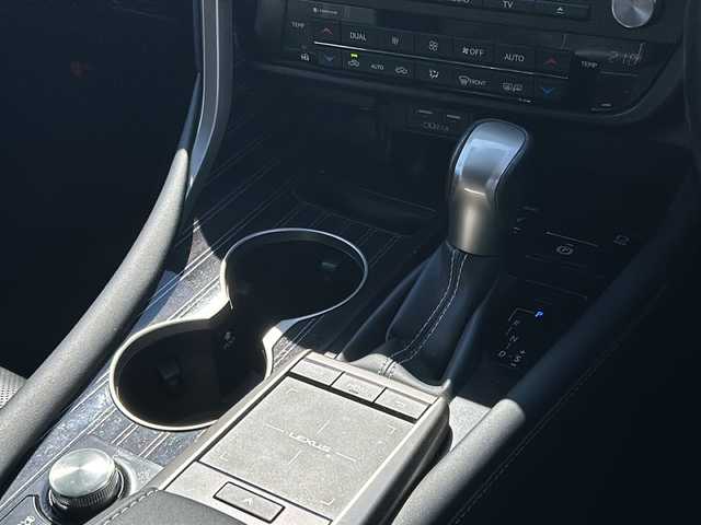 レクサス ＲＸ 450h バージョンL 滋賀県 2020(令2)年 4.8万km ソニッククォーツ 純正メーカーナビ/　【AM・FM/USB/Bluetooth/SD/TV】/バックカメラ　【全方位】/レザーシート/運転席・助手席　シートヒーター/エアーシート/全席　パワーシート/ステアリングヒーター/パワーバックドア/レーントレーシングアシスト/プリクラッシュセーフティー/ブラインドスポットモニター/パーキングサポートサポートアシスト/コーナーセンサー/クルーズコントロール/パーキングサポートブレーキ/ロードサインアシスト/横滑り防止システム/Autoハイビーム/プッシュスタート/電格ミラー/ドライブレコーダー/ETC2.0