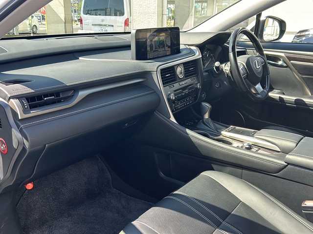 レクサス ＲＸ 450h バージョンL 滋賀県 2020(令2)年 4.8万km ソニッククォーツ 純正メーカーナビ/　【AM・FM/USB/Bluetooth/SD/TV】/バックカメラ　【全方位】/レザーシート/運転席・助手席　シートヒーター/エアーシート/全席　パワーシート/ステアリングヒーター/パワーバックドア/レーントレーシングアシスト/プリクラッシュセーフティー/ブラインドスポットモニター/パーキングサポートサポートアシスト/コーナーセンサー/クルーズコントロール/パーキングサポートブレーキ/ロードサインアシスト/横滑り防止システム/Autoハイビーム/プッシュスタート/電格ミラー/ドライブレコーダー/ETC2.0