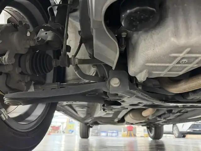 スズキ ハスラー HYBRID X 三重県 2020(令2)年 7.3万km デニムブルー ガンメタリック 2トーン マイルドハイブリッド/FF/インパネCVT/【OP】純正 9インチメモリーナビ/（CD/DVD/TV/FM/AM/Bluetooth/USB/iPod/SmartPhoneLink/AppleCarPlay/AndroidAuto）/【OP】全方位モニター/スズキセーフティサポート/・デュアルカメラブレーキサポート/・車線逸脱警報機能／ふらつき警報機能/・リヤパーキングセンサー/・標識認識機能（車両進入禁止、はみ出し通行禁止、最高速度、一時停止）/・先行車発進お知らせ機能/など/装備/・シートヒーター（D/N）/・オートエアコン/・オートライト/・LED ヘッドランプ＋フロントフォグランプ/・ハイビームアシスト/・ステアリングスイッチ/・プッシュスタート/・電動格納ドアミラー（ウインカーランプ付）/・純正15inAW/・保/・スマートキーx2/など