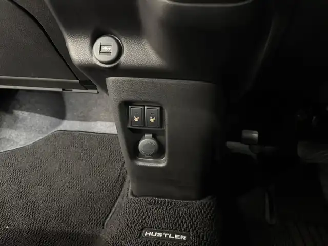 スズキ ハスラー HYBRID X 三重県 2020(令2)年 7.3万km デニムブルー ガンメタリック 2トーン マイルドハイブリッド/FF/インパネCVT/【OP】純正 9インチメモリーナビ/（CD/DVD/TV/FM/AM/Bluetooth/USB/iPod/SmartPhoneLink/AppleCarPlay/AndroidAuto）/【OP】全方位モニター/スズキセーフティサポート/・デュアルカメラブレーキサポート/・車線逸脱警報機能／ふらつき警報機能/・リヤパーキングセンサー/・標識認識機能（車両進入禁止、はみ出し通行禁止、最高速度、一時停止）/・先行車発進お知らせ機能/など/装備/・シートヒーター（D/N）/・オートエアコン/・オートライト/・LED ヘッドランプ＋フロントフォグランプ/・ハイビームアシスト/・ステアリングスイッチ/・プッシュスタート/・電動格納ドアミラー（ウインカーランプ付）/・純正15inAW/・保/・スマートキーx2/など