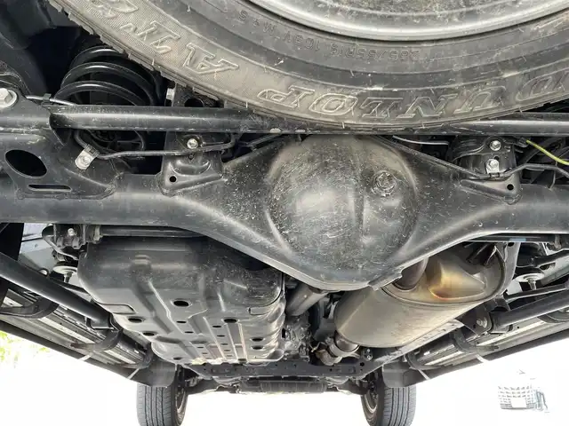 トヨタ ランドクルーザー プラド TX Lパッケージ 滋賀県 2023(令5)年 2.2万km ホワイトパールクリスタルシャイン 4WD/サンルーフ/モデリスタエアロ/オールシーズンタイヤ/ルーフレール/社外9インチナビ【AVIC-CQ912】/（AM/FM/フルセグ/CD/DVD/Bluetooth/HDMI/USB/AUX）/バックカメラ/ビルトインETC/トヨタセーフティセンス/・踏み間違い防止アシスト	/・ブレーキアシスト/・衝突軽減装置/・ヒルスタート（坂道発進）アシスト/・前方衝突防止支援システム/・ABS（アンチロックブレーキシステム）	/・TCS（トラクションコントロールシステム）/・VDC（ビークルダイナミクスコントロール）/・ASCD（オートスピードコントロール装置）/・標識検知機能/・コーナーセンサー/運転席・助手席シートヒーター/運転席・助手席シートベンチレーション/ベージュ革シート/パワーシート/メモリーシート/電動格納ミラー/ステアリングスイッチ/オートライト/オートハイビーム/LEDヘッドライト/フロントフォグ/フルオートエアコン/プッシュスタート/スマートキー/純正フロアマット積込/純正シフトノブ積込