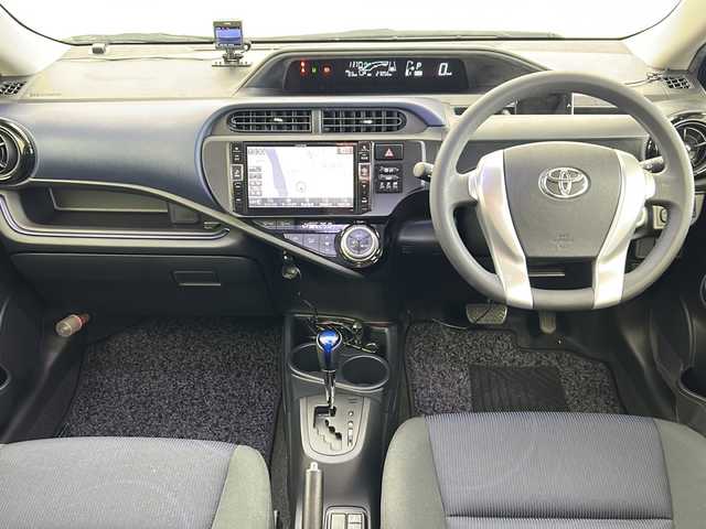 トヨタ アクア S 福井県 2016(平28)年 2.7万km コバルトブルーメタリック アルパインナビ/CD/DVD/Bluetooth/フルセグ/バックカメラ/ETC/ドラレコ/横滑り防止/衝突軽減システム/オートライト/オートハイビーム