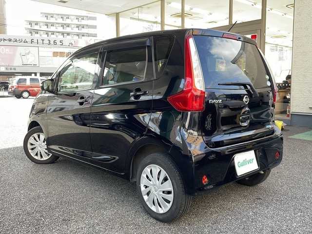 日産 デイズ X Vセレ +SeftyⅡ 大阪府 2015(平27)年 6.8万km ブラック 純正ナビ/フルセグテレビ/全周囲カメラ/バックカメラ/衝突軽減システ/ABS/横滑り防止装置/アイドリングストップ/スマートキー/プッシュスタート/スペアキー/ドアバイザー