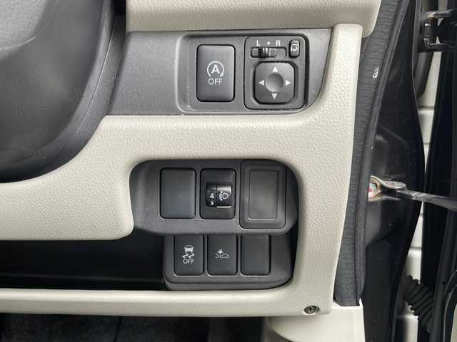 日産 デイズ X Vセレ +SeftyⅡ 大阪府 2015(平27)年 6.8万km ブラック 純正ナビ/フルセグテレビ/全周囲カメラ/バックカメラ/衝突軽減システ/ABS/横滑り防止装置/アイドリングストップ/スマートキー/プッシュスタート/スペアキー/ドアバイザー