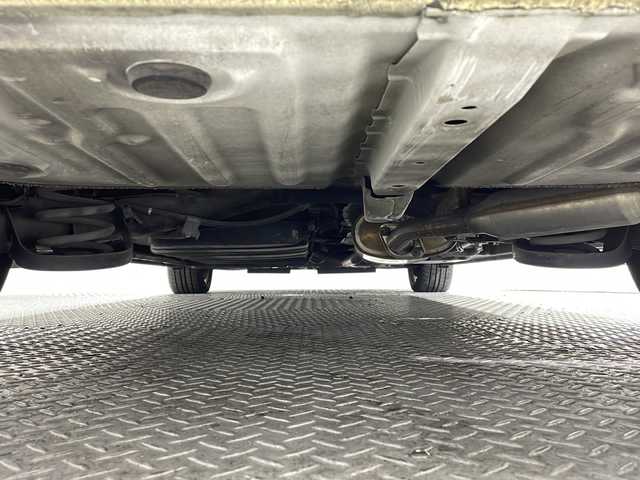 トヨタ ノア ハイブリッド Si ダブルバイビー 沖縄県 2018(平30)年 8.2万km ホワイトパールクリスタルシャイン 禁煙車　/７人乗り　/純正９インチナビ　/（フルセグＴＶ　ＣＤ　ＤＶＤ　Ｂｌｕｅｔｏｏｔｈ）　/純正フリップダウンモニター　/両側パワースライドドア　/前後ドライブレコーダー　/ビルトインＥＴＣ２．０/トヨタセーフティセンス/・プリクラッシュセーフティ/・レーンディパーチャーアラート/・オートマチックハイビーム/クルーズコントロール/ステアリングスイッチ/ハーフレザーシート/シートヒーター/LEDヘッドライト/純正アルミホイール