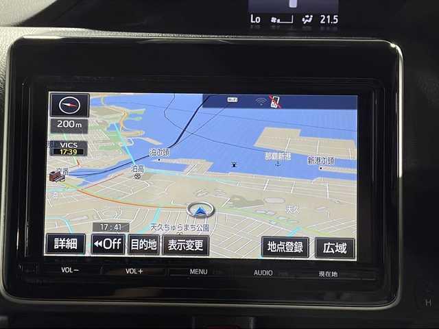 トヨタ ノア ハイブリッド Si ダブルバイビー 沖縄県 2018(平30)年 8.2万km ホワイトパールクリスタルシャイン 禁煙車　/７人乗り　/純正９インチナビ　/（フルセグＴＶ　ＣＤ　ＤＶＤ　Ｂｌｕｅｔｏｏｔｈ）　/純正フリップダウンモニター　/両側パワースライドドア　/前後ドライブレコーダー　/ビルトインＥＴＣ２．０/トヨタセーフティセンス/・プリクラッシュセーフティ/・レーンディパーチャーアラート/・オートマチックハイビーム/クルーズコントロール/ステアリングスイッチ/ハーフレザーシート/シートヒーター/LEDヘッドライト/純正アルミホイール