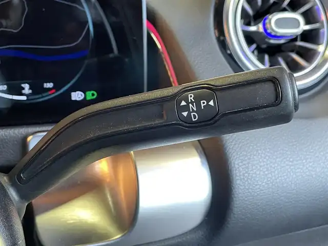 メルセデス・ベンツ ＧＬＢ２００ｄ AMGライン 愛知県 2020(令2)年 5.3万km デジタルホワイト パナメリカーナグリル/純正ナビ/フルセグTV/360度カメラ/バックカメラ/レーダーセーフティパッケージ/ACC/ブラインドスポットアシスト/アンビエントライト/黒ハーフレザー/シートヒーター/パワーバックドア