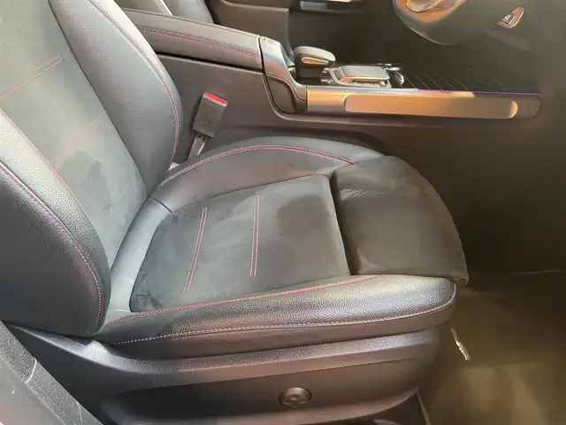 メルセデス・ベンツ ＧＬＢ２００ｄ AMGライン 愛知県 2020(令2)年 5.3万km デジタルホワイト パナメリカーナグリル/純正ナビ/フルセグTV/360度カメラ/バックカメラ/レーダーセーフティパッケージ/ACC/ブラインドスポットアシスト/アンビエントライト/黒ハーフレザー/シートヒーター/パワーバックドア