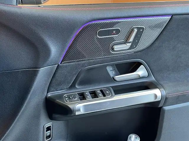 メルセデス・ベンツ ＧＬＢ２００ｄ AMGライン 愛知県 2020(令2)年 5.3万km デジタルホワイト パナメリカーナグリル/純正ナビ/フルセグTV/360度カメラ/バックカメラ/レーダーセーフティパッケージ/ACC/ブラインドスポットアシスト/アンビエントライト/黒ハーフレザー/シートヒーター/パワーバックドア