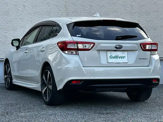 スバル インプレッサ スポーツ 2．0i－S アイサイト 大阪府 2017(平29)年 5.2万km クリスタルホワイトP ワンオーナー/純正SDナビ(CN-LR820DFC)/BT/CD/DVD/SD/TV/バックカメラ/D/N席パワーシート/追従機能付きクルーズコントロール/レーンキープアシスト/ブラインドスポットモニター/ステアリング連動ヘッドライト/純正フロアマット/純正18インチAW/LEDヘッドライト/前後フォグ/オートハイビーム/ヘッドライトウォッシャー/スペアキー/ETC2.0