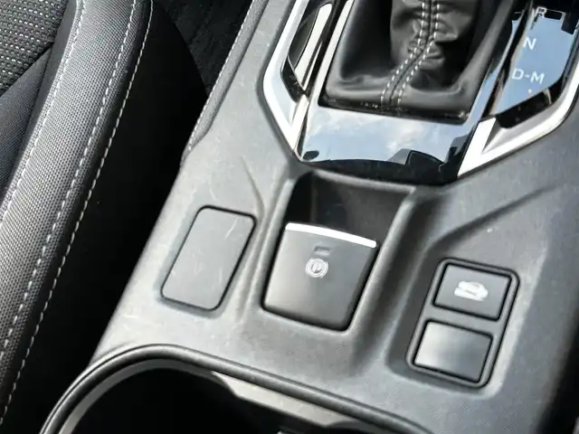 スバル インプレッサ スポーツ 2．0i－S アイサイト 大阪府 2017(平29)年 5.2万km クリスタルホワイトP ワンオーナー/純正SDナビ(CN-LR820DFC)/BT/CD/DVD/SD/TV/バックカメラ/D/N席パワーシート/追従機能付きクルーズコントロール/レーンキープアシスト/ブラインドスポットモニター/ステアリング連動ヘッドライト/純正フロアマット/純正18インチAW/LEDヘッドライト/前後フォグ/オートハイビーム/ヘッドライトウォッシャー/スペアキー/ETC2.0