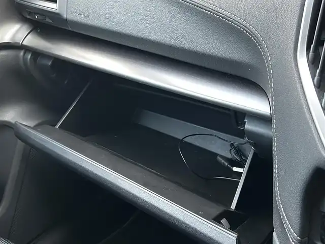 スバル インプレッサ スポーツ 2．0i－S アイサイト 大阪府 2017(平29)年 5.2万km クリスタルホワイトP ワンオーナー/純正SDナビ(CN-LR820DFC)/BT/CD/DVD/SD/TV/バックカメラ/D/N席パワーシート/追従機能付きクルーズコントロール/レーンキープアシスト/ブラインドスポットモニター/ステアリング連動ヘッドライト/純正フロアマット/純正18インチAW/LEDヘッドライト/前後フォグ/オートハイビーム/ヘッドライトウォッシャー/スペアキー/ETC2.0