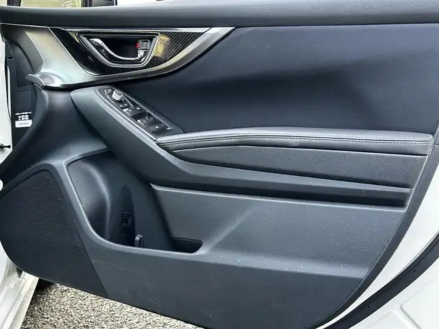 スバル インプレッサ スポーツ 2．0i－S アイサイト 大阪府 2017(平29)年 5.2万km クリスタルホワイトP ワンオーナー/純正SDナビ(CN-LR820DFC)/BT/CD/DVD/SD/TV/バックカメラ/D/N席パワーシート/追従機能付きクルーズコントロール/レーンキープアシスト/ブラインドスポットモニター/ステアリング連動ヘッドライト/純正フロアマット/純正18インチAW/LEDヘッドライト/前後フォグ/オートハイビーム/ヘッドライトウォッシャー/スペアキー/ETC2.0