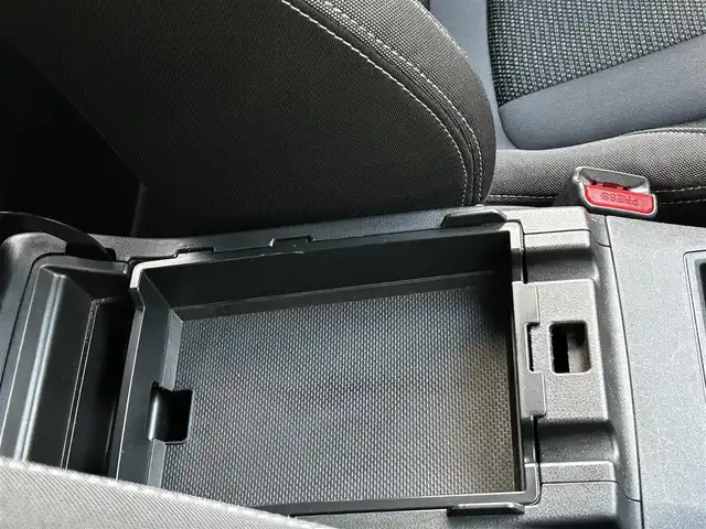 スバル インプレッサ スポーツ 2．0i－S アイサイト 大阪府 2017(平29)年 5.2万km クリスタルホワイトP ワンオーナー/純正SDナビ(CN-LR820DFC)/BT/CD/DVD/SD/TV/バックカメラ/D/N席パワーシート/追従機能付きクルーズコントロール/レーンキープアシスト/ブラインドスポットモニター/ステアリング連動ヘッドライト/純正フロアマット/純正18インチAW/LEDヘッドライト/前後フォグ/オートハイビーム/ヘッドライトウォッシャー/スペアキー/ETC2.0